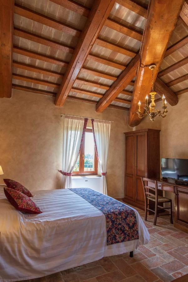Locanda Di Montegiove Фано Экстерьер фото