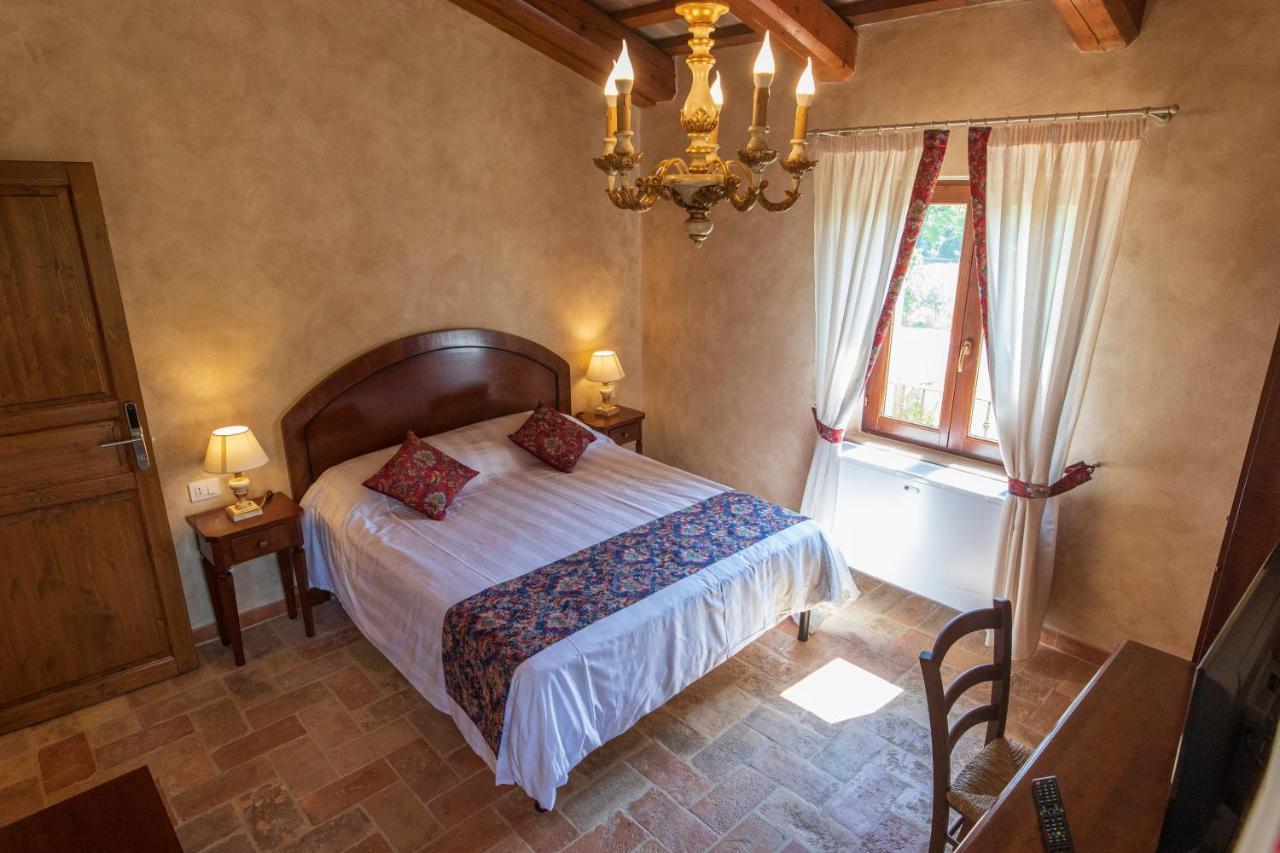 Locanda Di Montegiove Фано Экстерьер фото