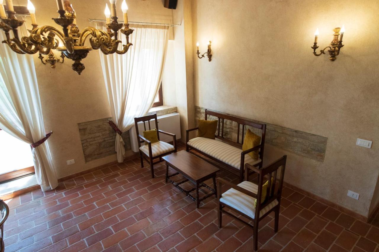 Locanda Di Montegiove Фано Экстерьер фото